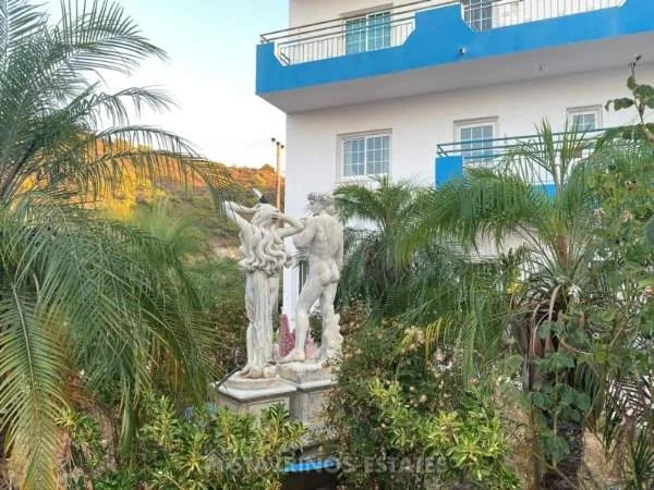 Standalone residential building 2062m²  - 2