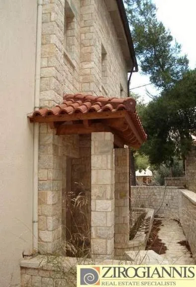 Μονοκατοικία 550τ.μ.  - 2