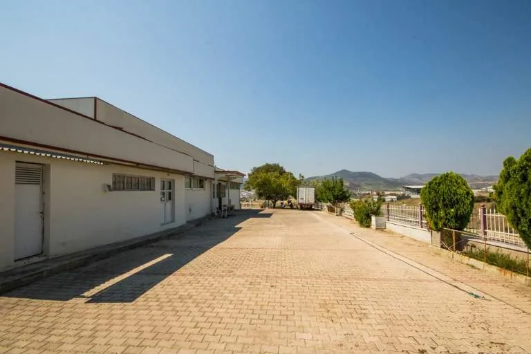 Small Industry / Industrial spaces 1000m²  - 5