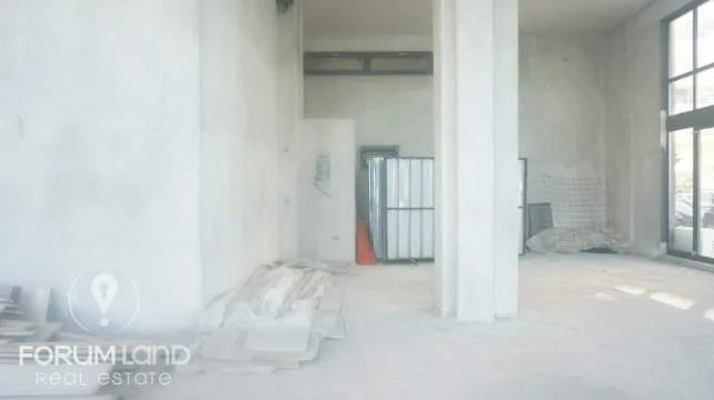 Shop 330m²  - 5