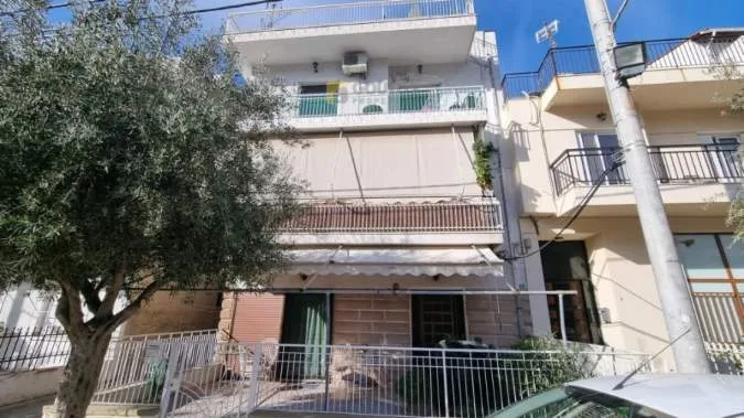 Αυτόνομο κτήριο κατοικιών 240τ.μ.  - 2