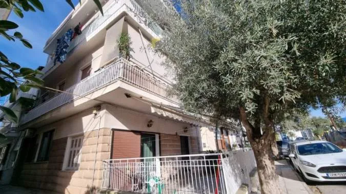 Αυτόνομο κτήριο κατοικιών 240τ.μ.  - 5