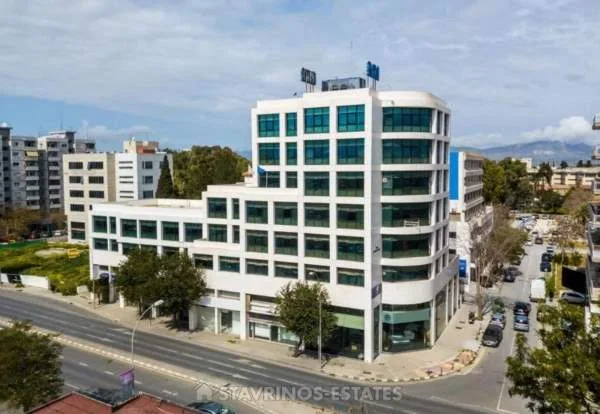 Αυτόνομο κτήριο γραφείων 2130τ.μ.  - 2