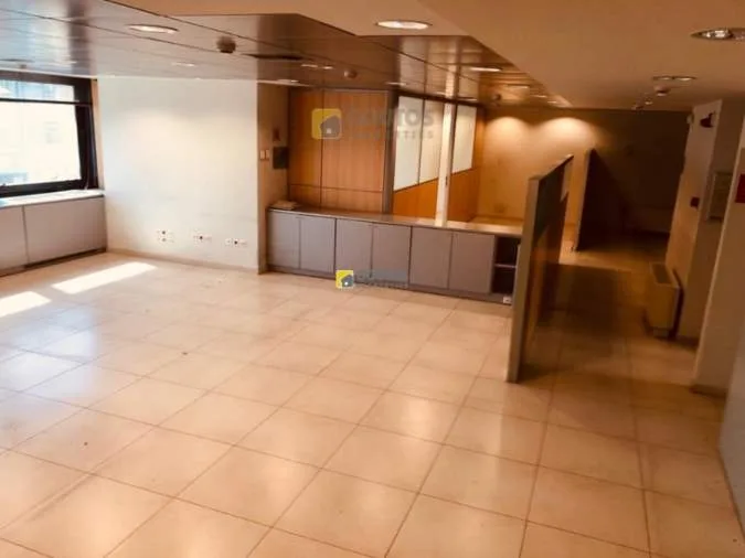 Standalone office building 2736m²  - 3