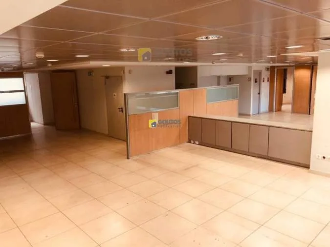 Standalone office building 2736m²  - 4