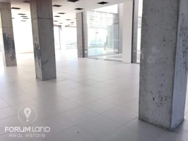 Shop 870m²  - 3