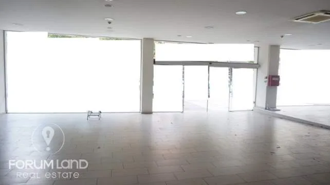 Shop 780m²  - 3