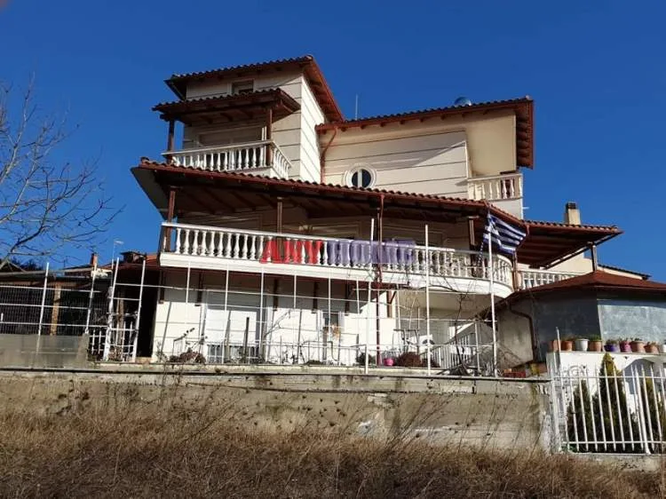 Μονοκατοικία 550τ.μ.  - 2