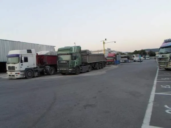 Κατάστημα 11000τ.μ.  - 3