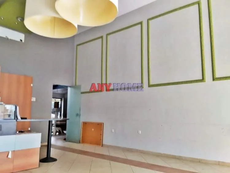 Shop 90m²  - 4
