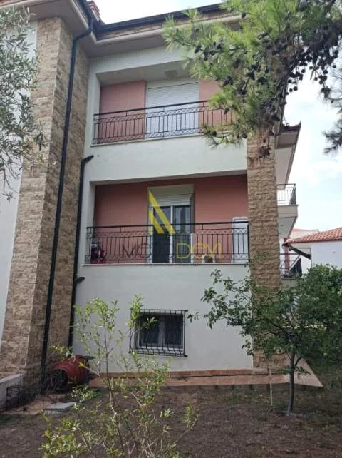 Standalone residential building 545m²  - 3