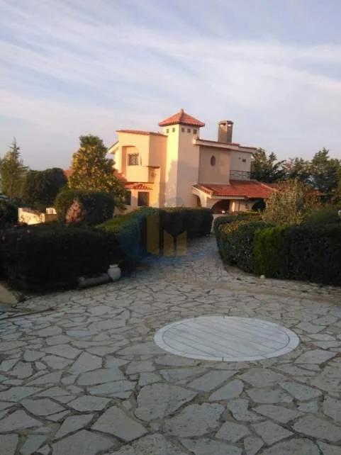 Detached house 853m²  - 3