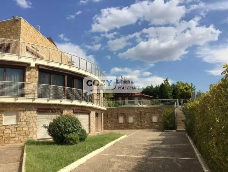 Detached house 740m²  - 2