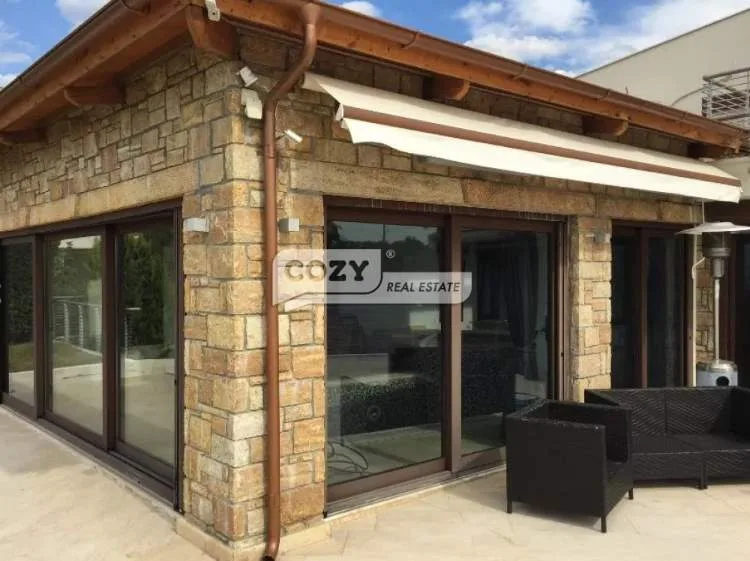 Detached house 740m²  - 5
