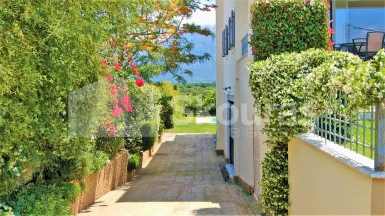 Detached house 350m²  - 5