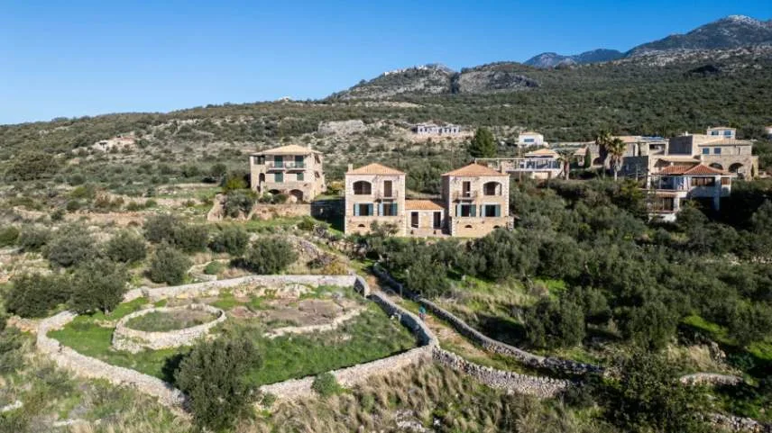 Αυτόνομο κτήριο κατοικιών 262τ.μ.  - 5