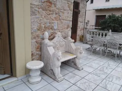 Μονοκατοικία 550τ.μ.  - 2
