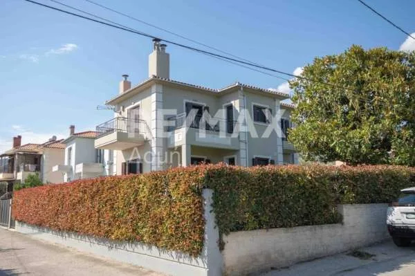 Αυτόνομο κτήριο κατοικιών 310τ.μ.  - 5
