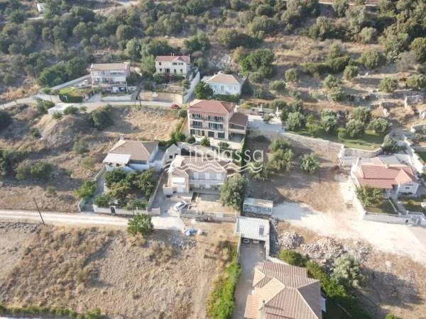 Αυτόνομο κτήριο κατοικιών 232τ.μ.  - 5