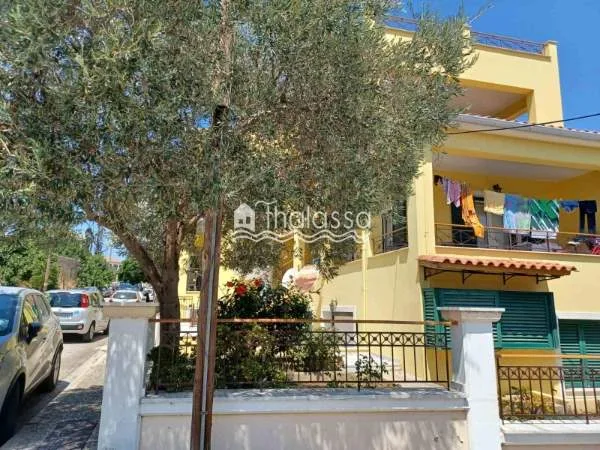 Αυτόνομο κτήριο κατοικιών 746τ.μ.  - 2