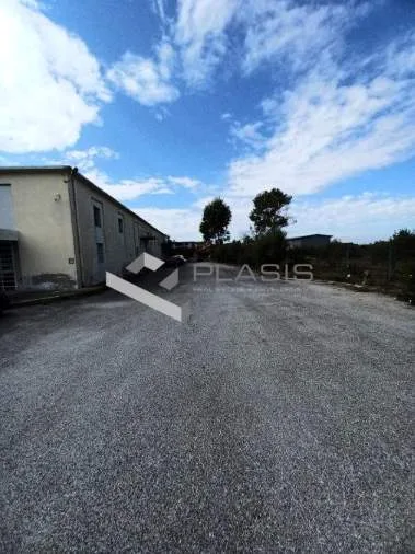 Αυτόνομο κτήριο γραφείων 2400τ.μ.  - 2