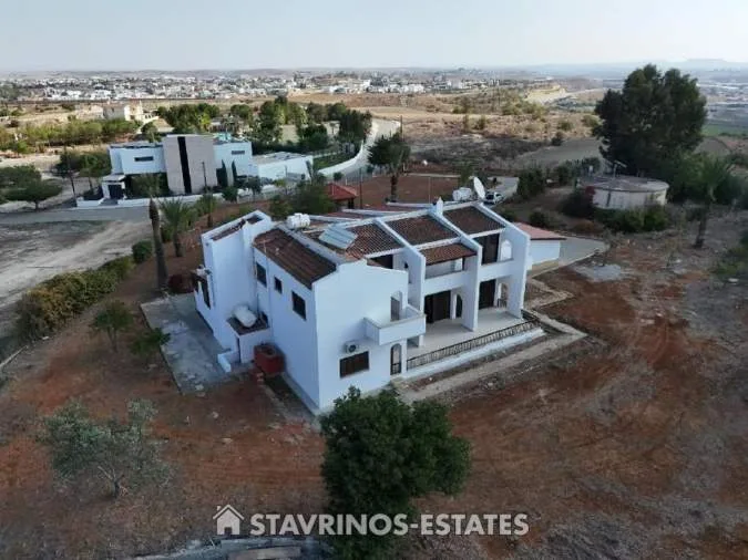 Μονοκατοικία 330τ.μ.  - 2