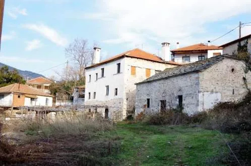 Αυτόνομο κτήριο κατοικιών 450τ.μ.  - 2