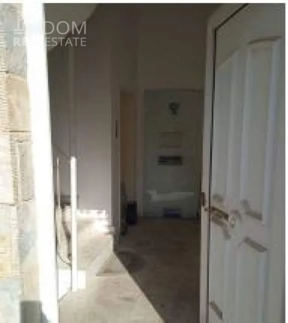 Standalone residential building 344m²  - 4