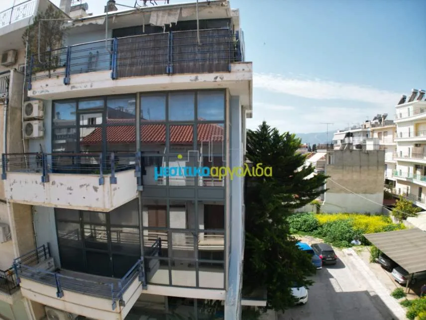 Standalone office building 300m²  - 5