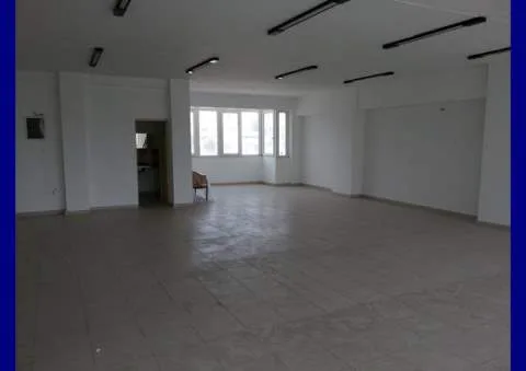 Hall / Showroom 160m²  - 4