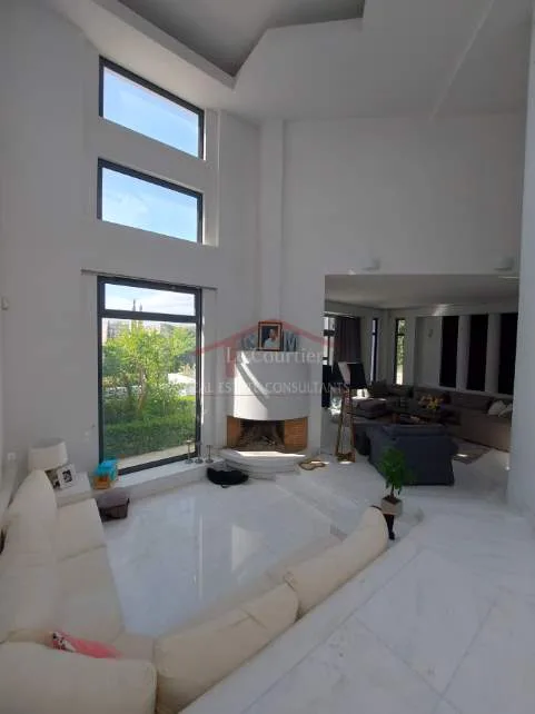 Detached house 585m²  - 4