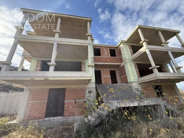 Standalone residential building 777m²  - 4