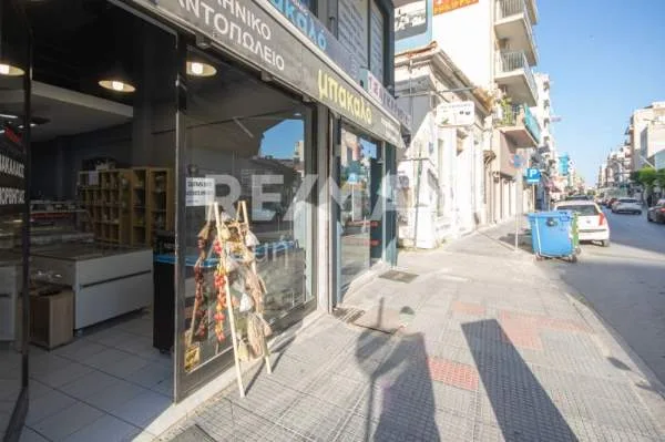 Hall / Showroom 70m²  - 3