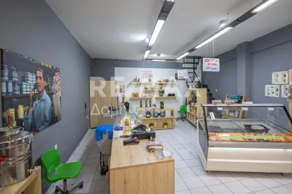 Hall / Showroom 70m²  - 4