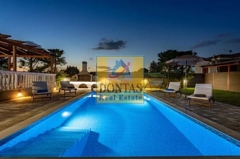 Standalone residential building 300m²  - 3