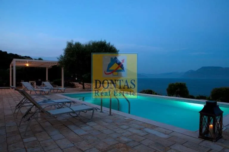 Standalone residential building 420m²  - 4