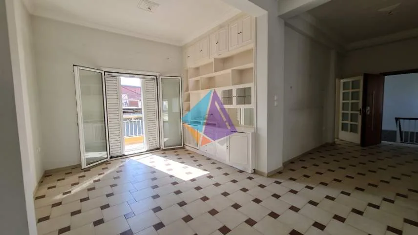 Standalone residential building 419m²  - 2