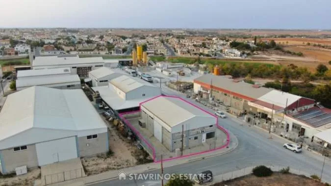 Warehouse 230m²  - 2