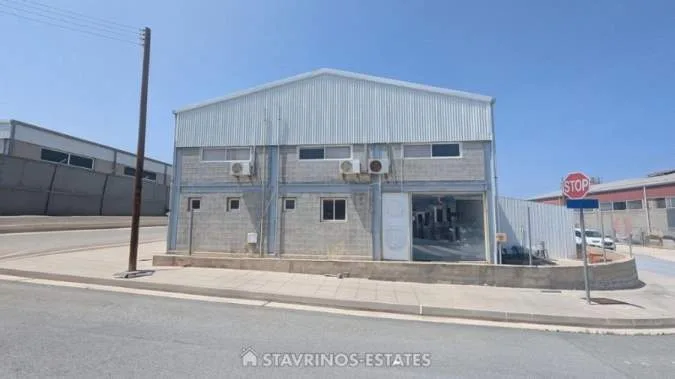 Warehouse 230m²  - 3