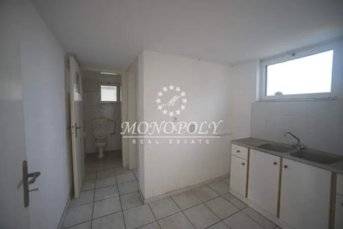 Shop 600m²  - 4
