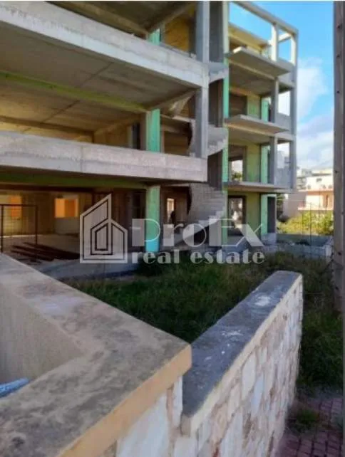 Αυτόνομο κτήριο κατοικιών 700τ.μ.  - 3