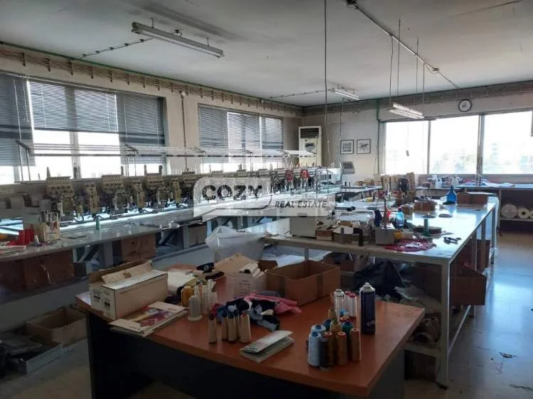 Βιοτεχνικοί / Βιομηχανικοί χώροι 646τ.μ.  - 3