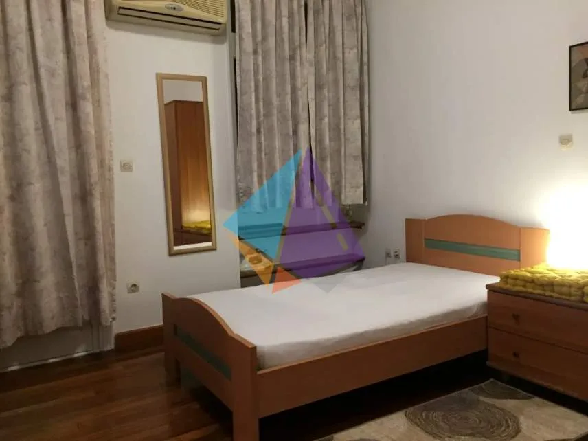 Standalone residential building 400m²  - 5