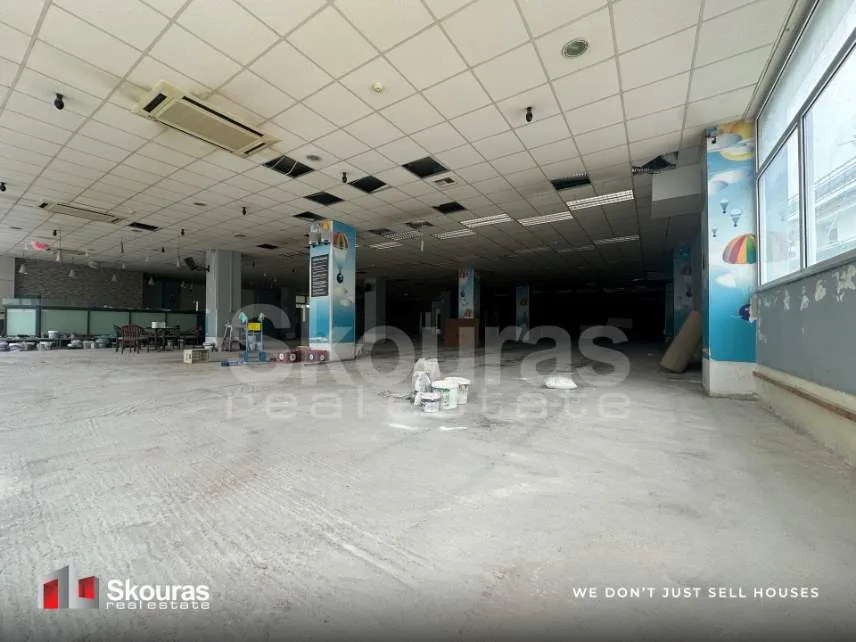Shop 1080m²  - 5