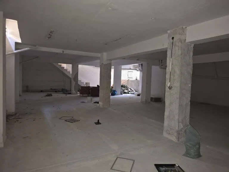 Κατάστημα 260τ.μ.  - 3