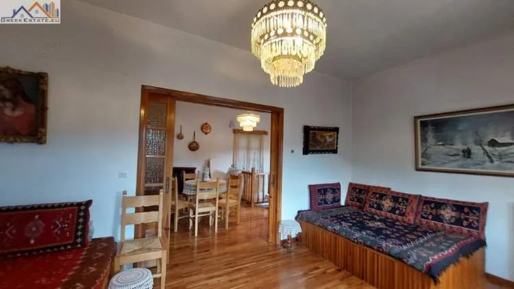 Standalone residential building 267m²  - 5