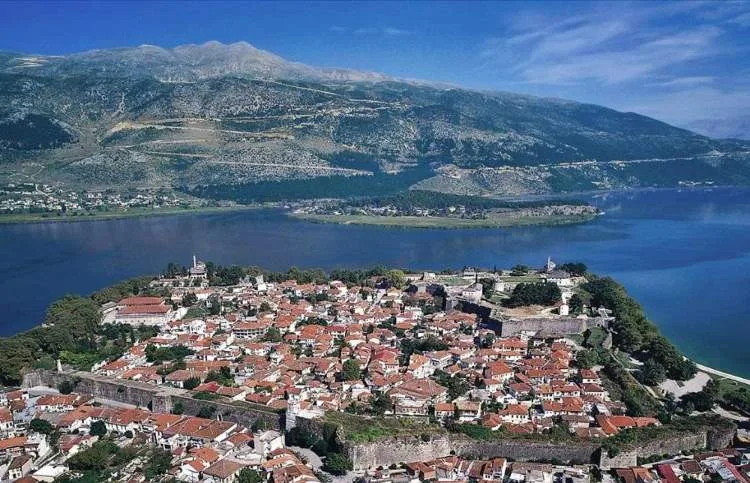 Αυτόνομο κτήριο γραφείων 2100τ.μ.  - 3