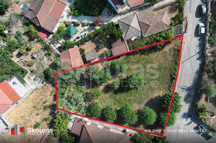 Plot 779m²  - 2