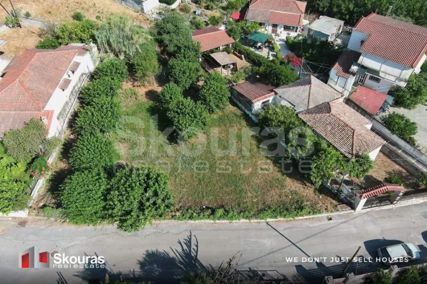 Plot 779m²  - 5