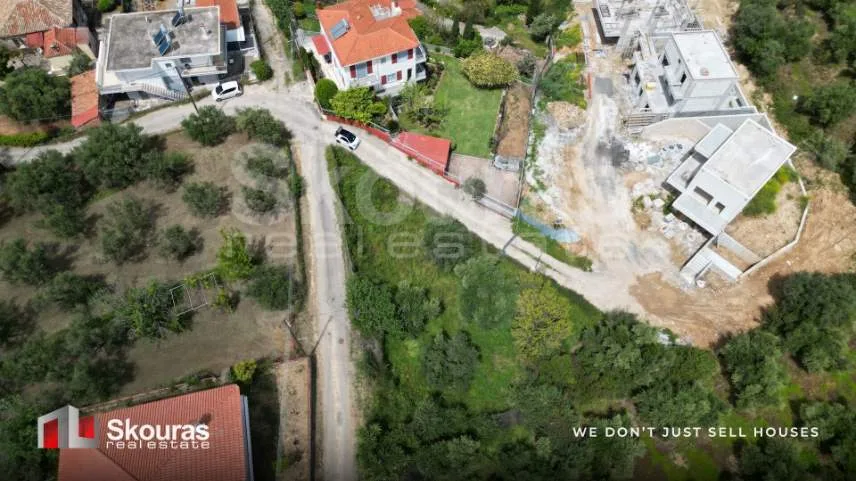 Οικόπεδο 670τ.μ.  - 4